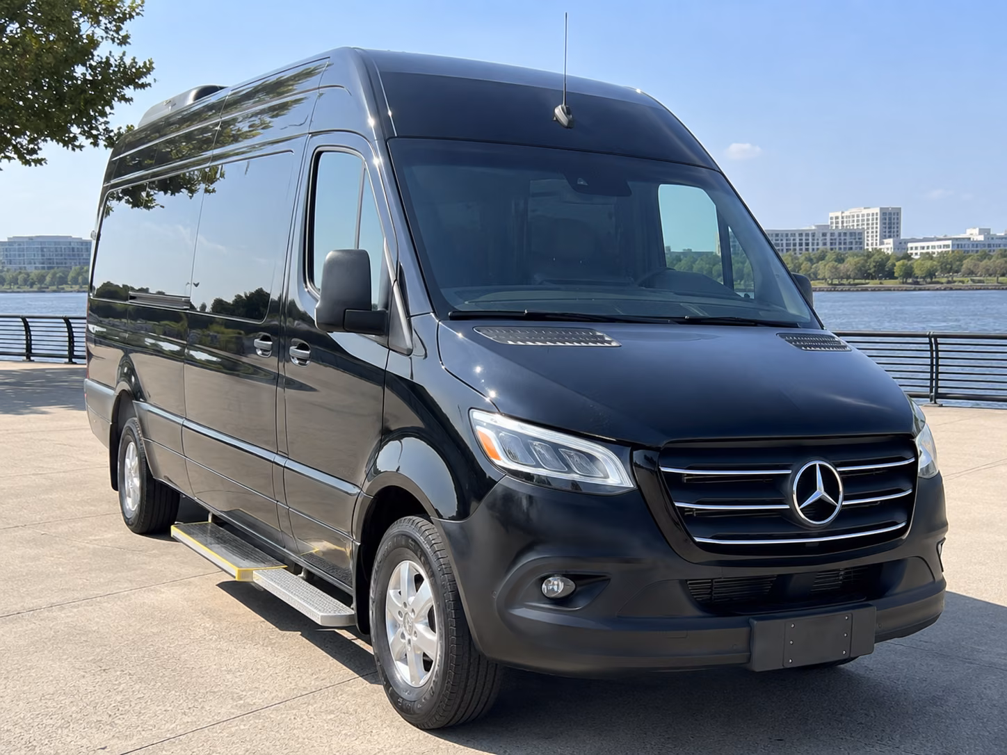 carrollton 20 passenger sprinter van