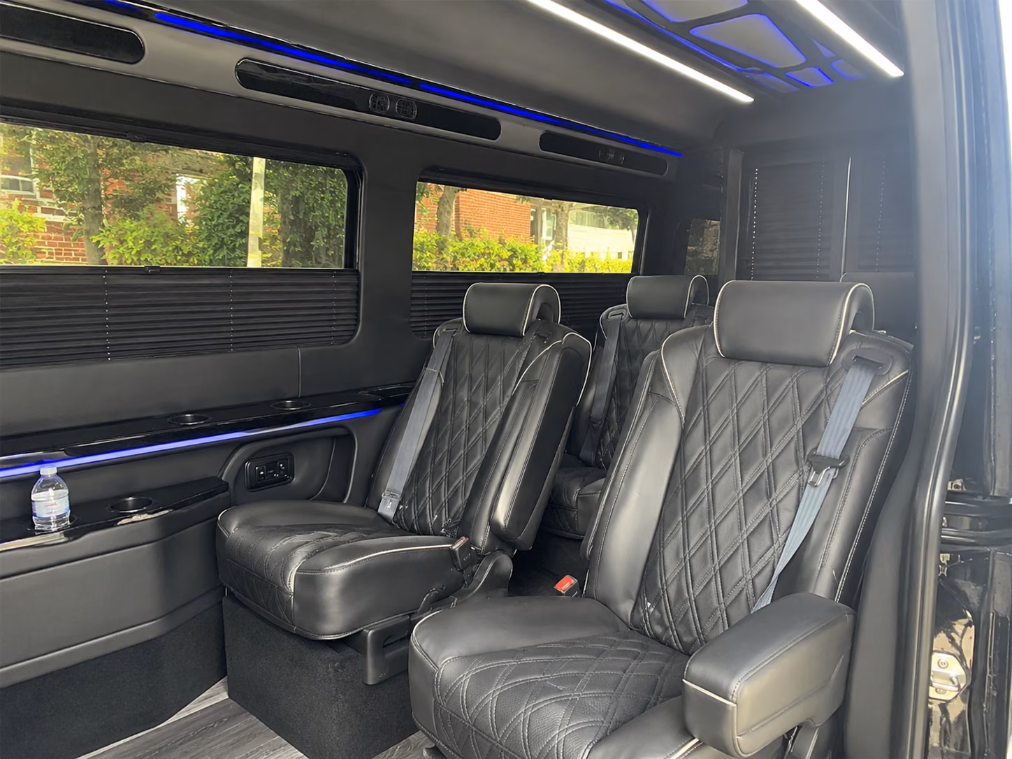 find the perfect transportation for your next airport transfer 1