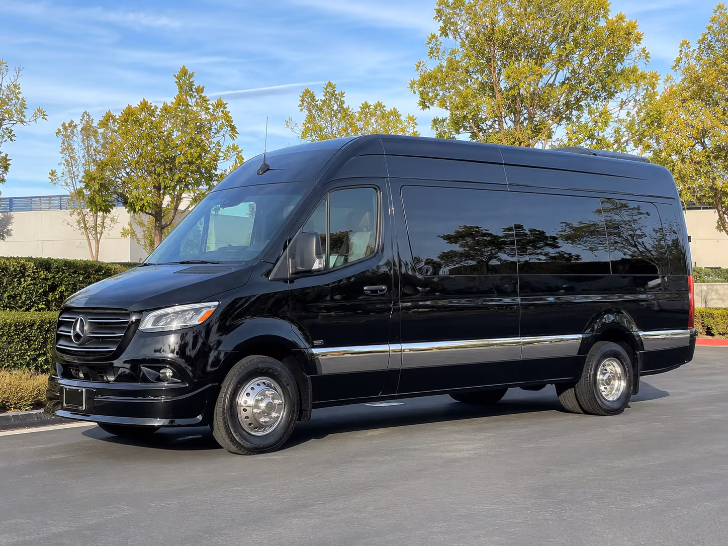 find the perfect transportation for your next airport transfer 5